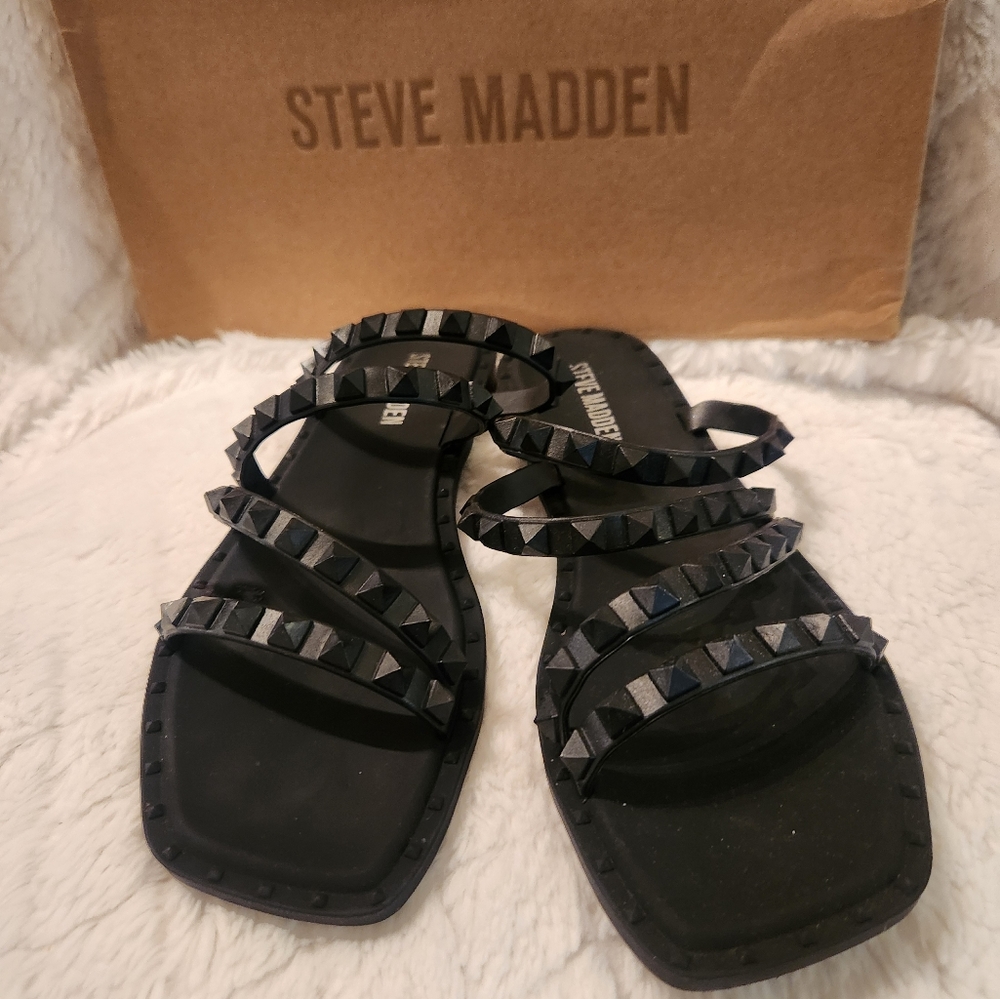 Steve Madden Skylar size 6 black